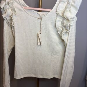 NWT Easel Chic Cream Ruffle Sleeve Blouse